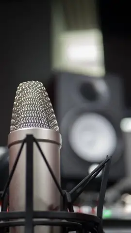 Mikrofon im Studio für Musik und Moderation